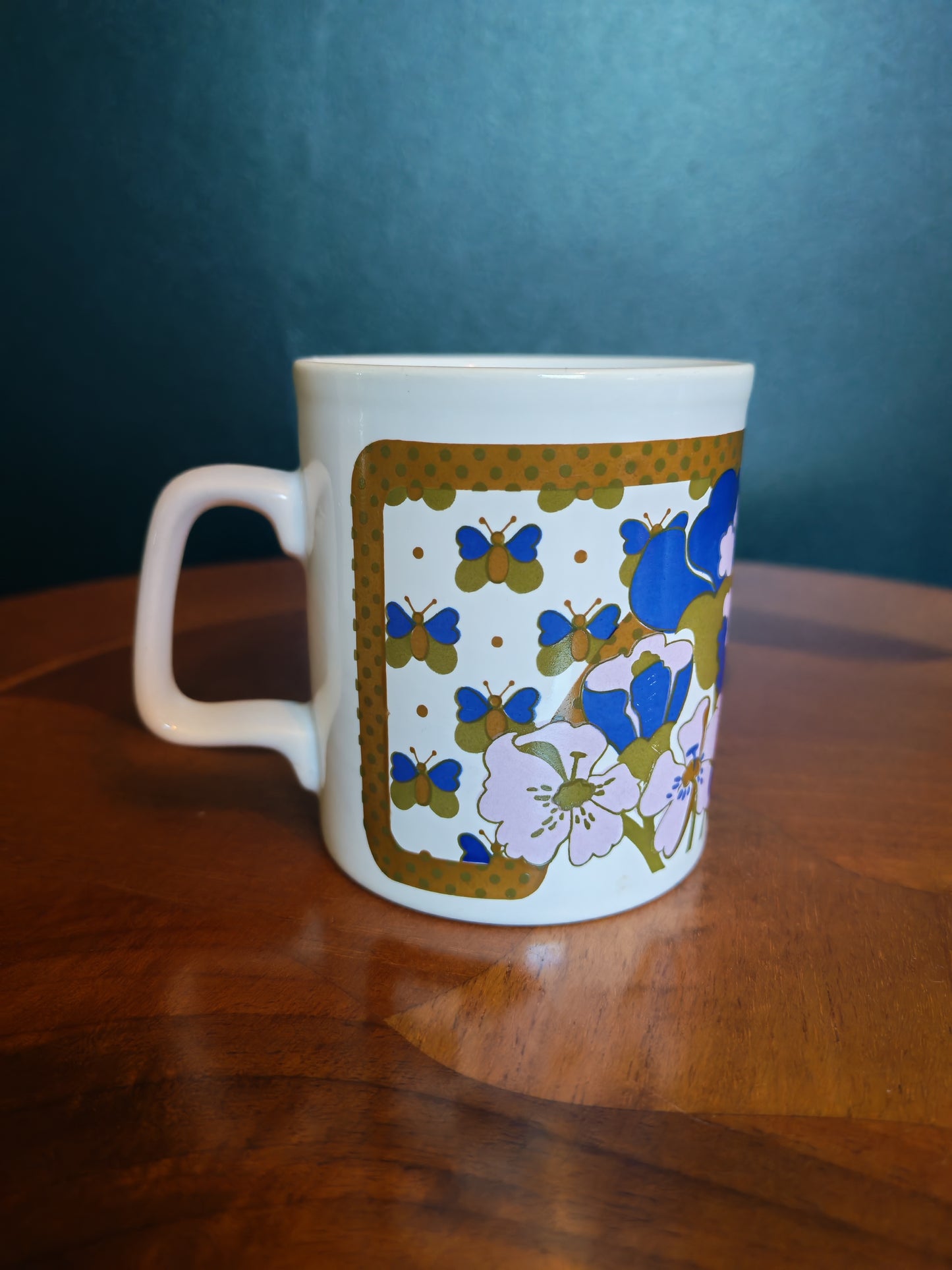 Kiln Craft tableware, Staffordshire potteries, English ironstone kahvimukit / teemukit