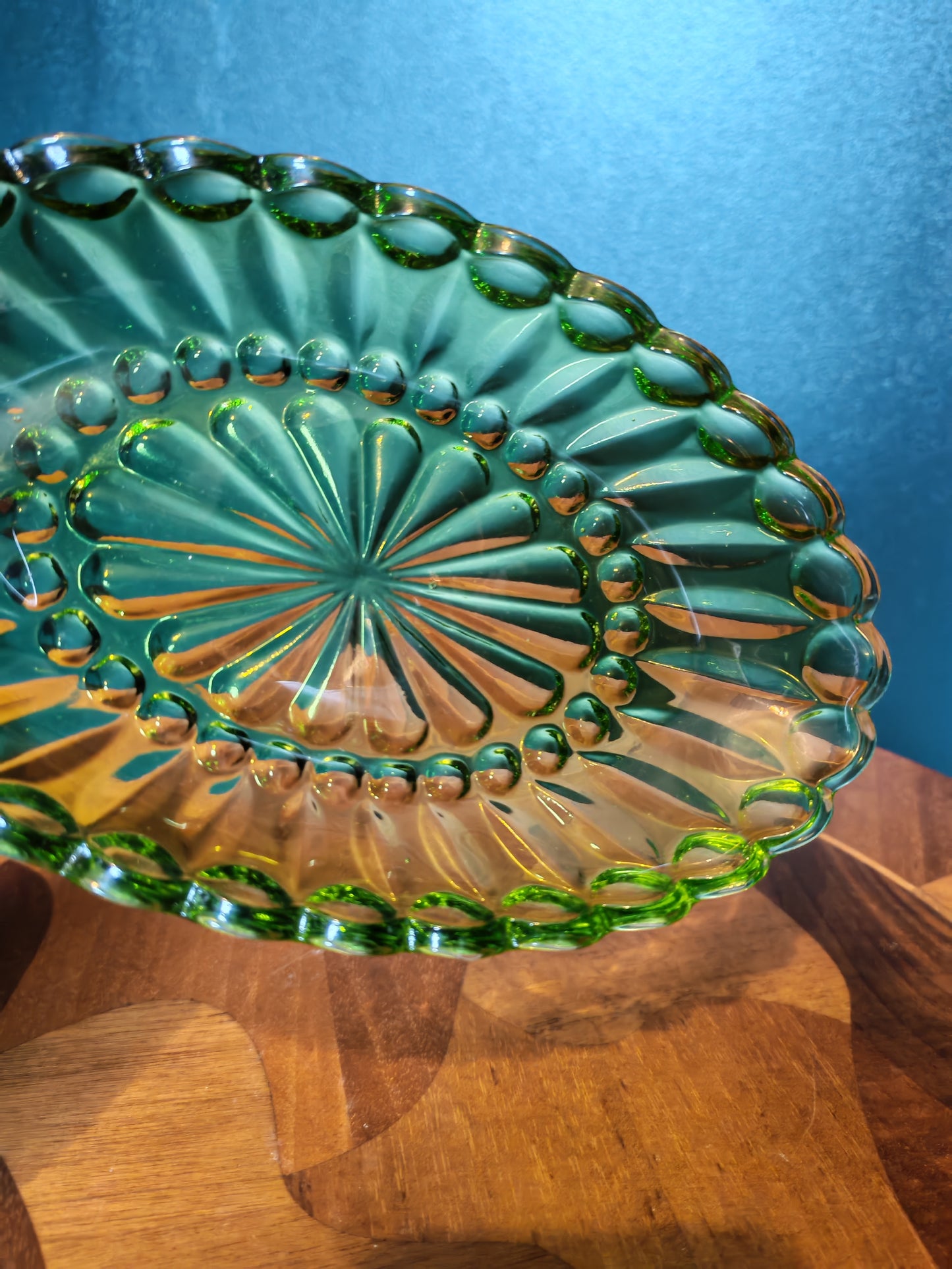 Green decorative glass plate / glass dish