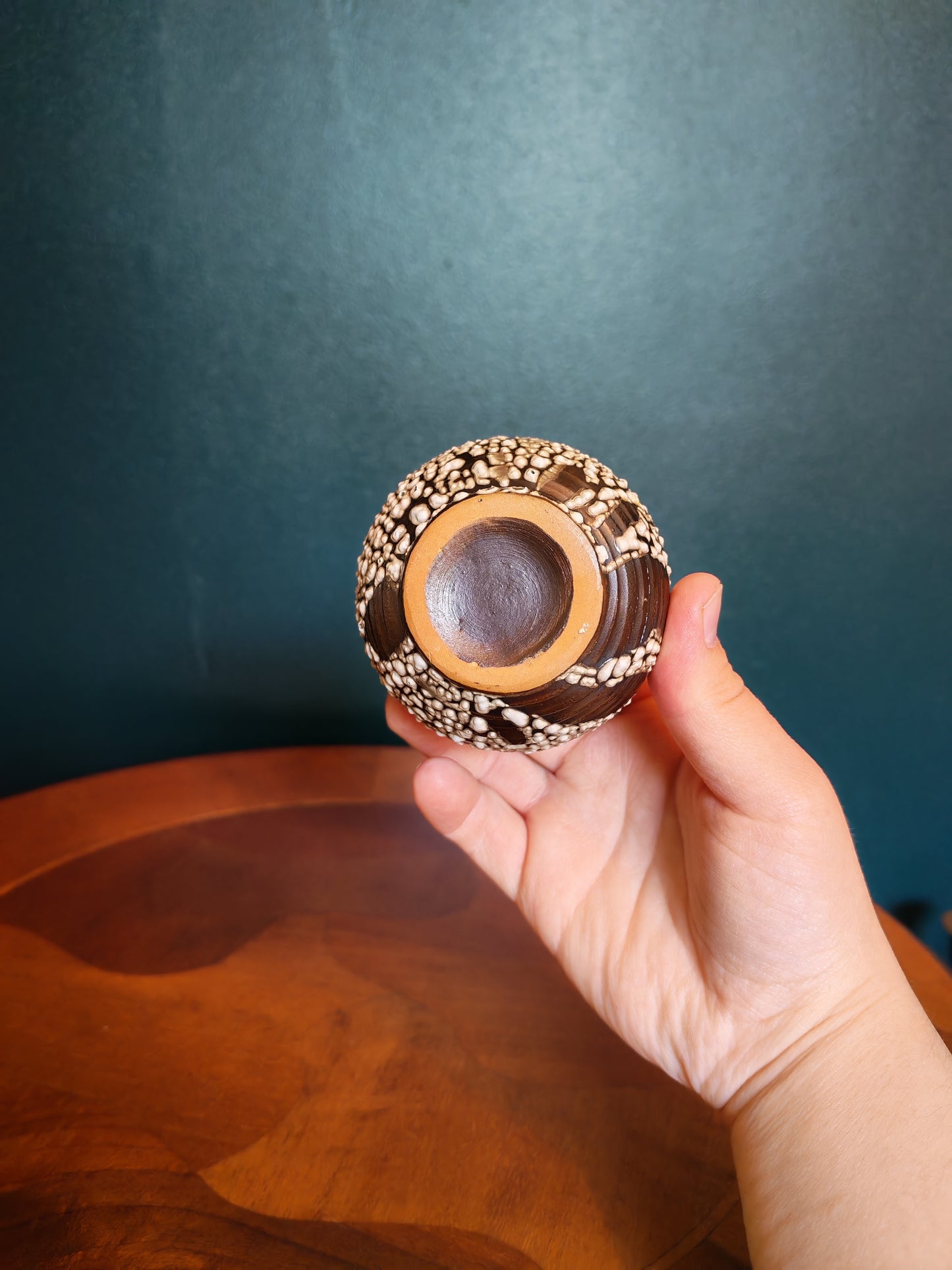 Ceramic spherical small vase
