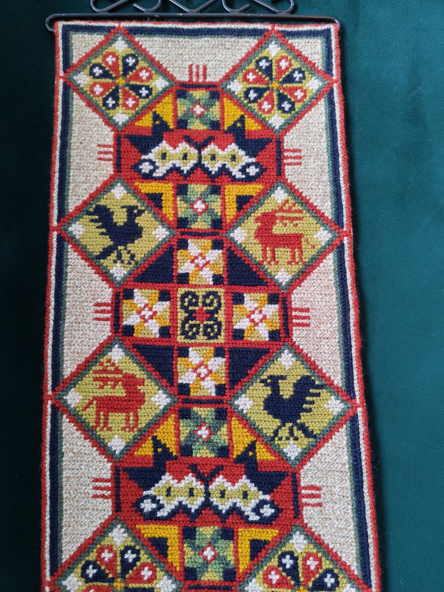 Pieni vintage-seinävaate