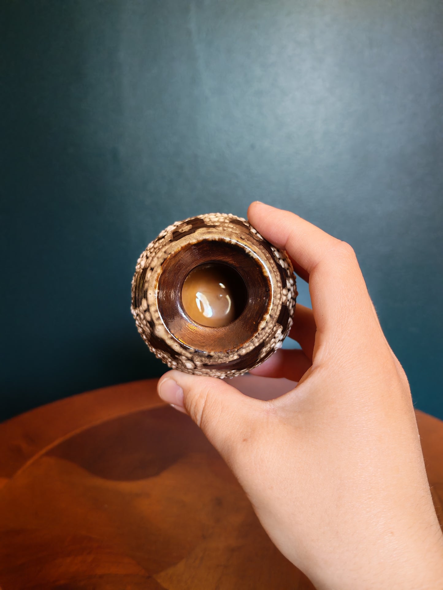 Ceramic spherical small vase