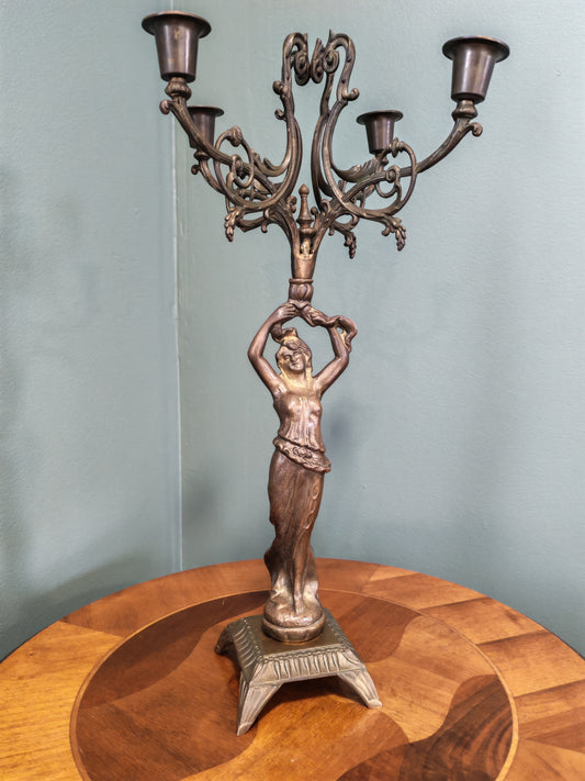 Art Nouveau / Jugend -henkinen figuurikynttelikkö